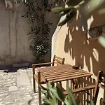 Locandina Jure Apartment